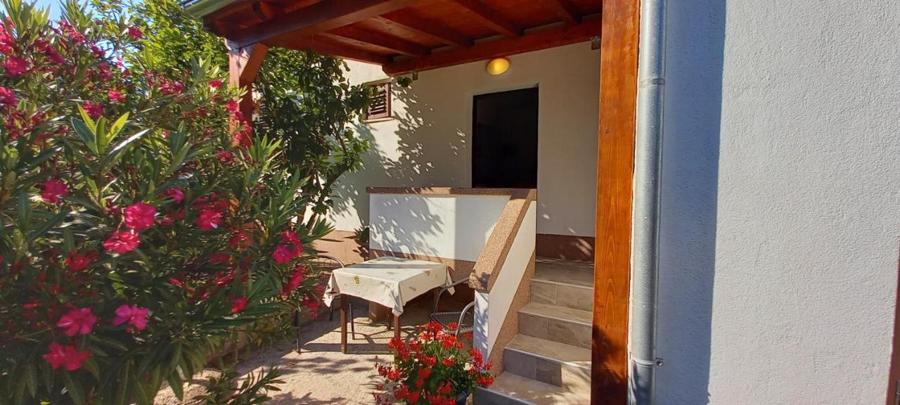 Eco Secluded Apartments Zabodarski Čunski Exteriör bild